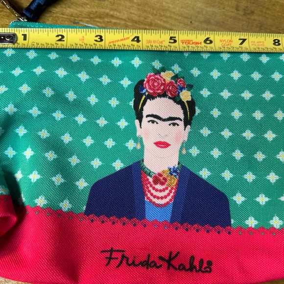 Makeup pouch bundle - Picture 3 of 11